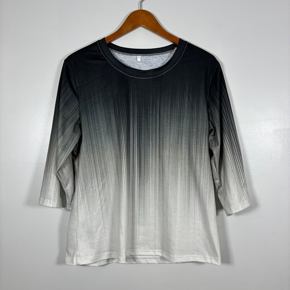 Small Black White Ombre 3/4 Sleeve Crew Neck Modern Striped Top Artistic